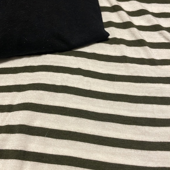 Medium knot shirt - Picture 3 of 3